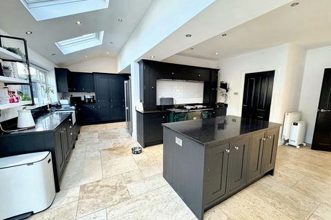 10 Bury Road, Radcliffe, Manchester, M26 2UU