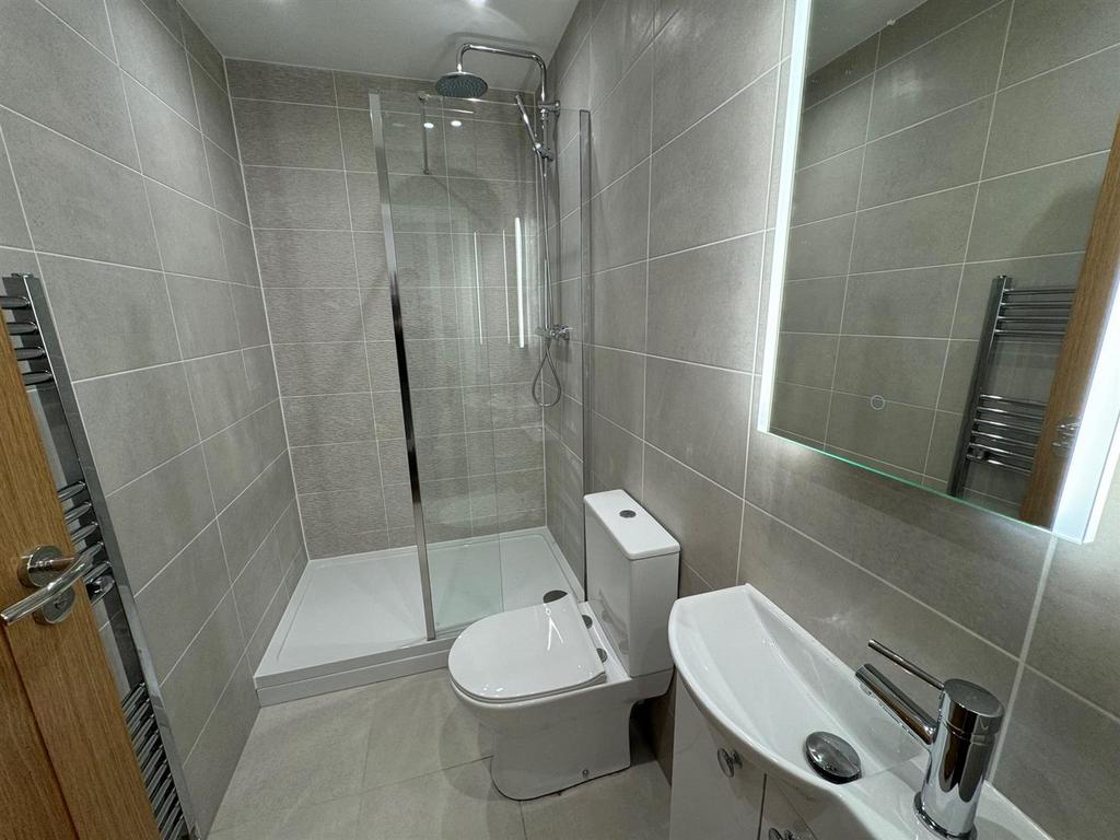 Main Bathroom