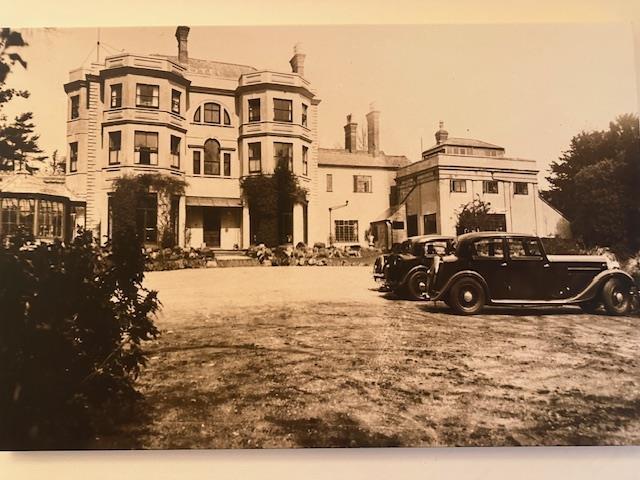 Kenilworth Hall