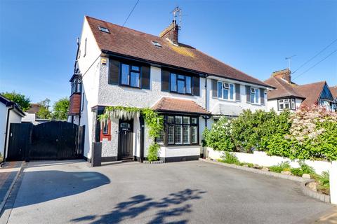 33 Arundel Gardens, Westcliff-on-sea, SS0 0BL