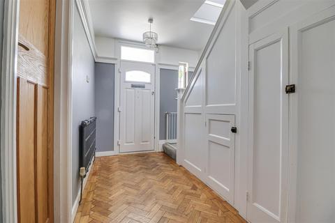 33 Arundel Gardens, Westcliff-on-sea, SS0 0BL