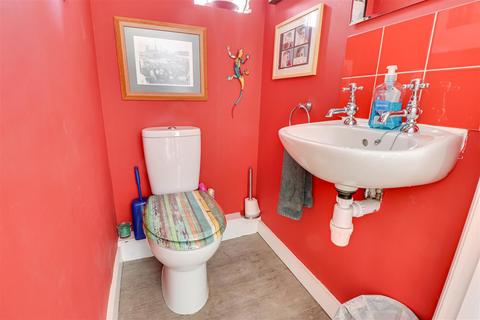 33 Arundel Gardens, Westcliff-on-sea, SS0 0BL