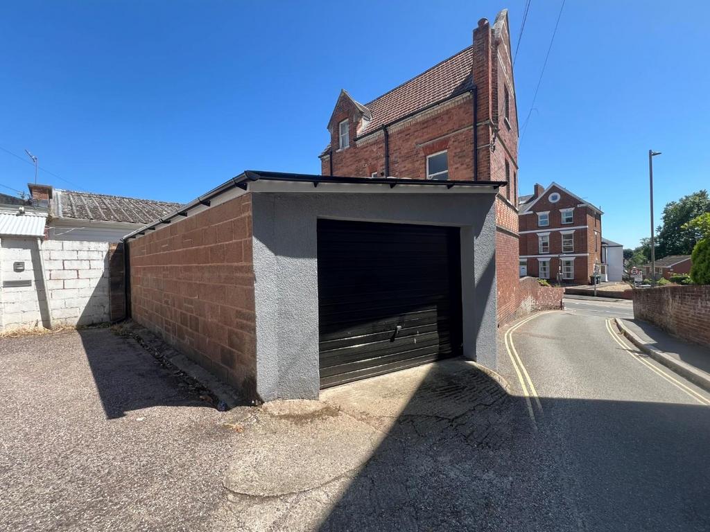 Garage 3.jpg