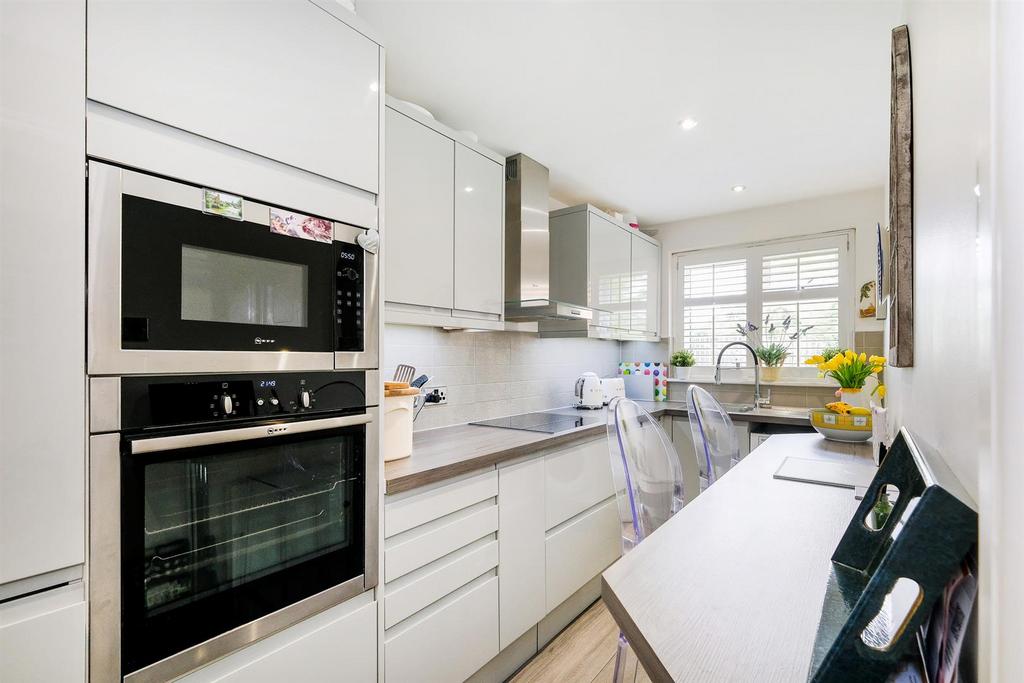 4 Falcon Way-11 web.jpg