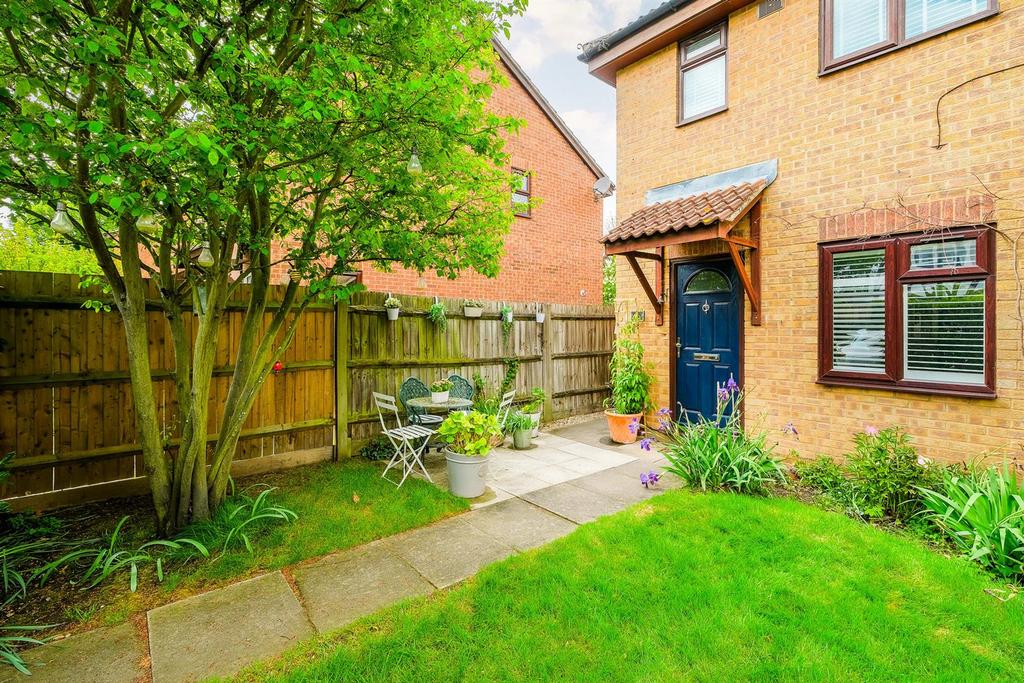 4 Falcon Way-26 web.jpg