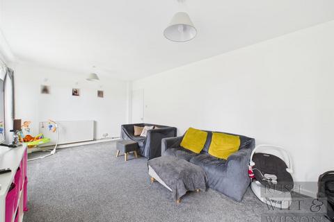 4 bedroom end of terrace house for sale, Malvern Way, Hastings