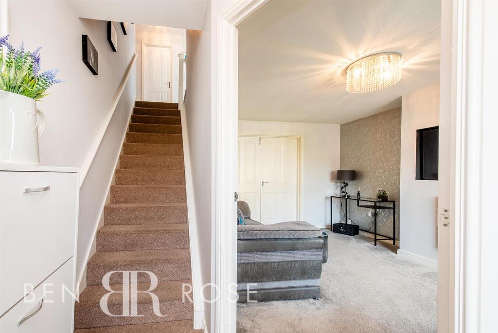 Hallway/Lounge