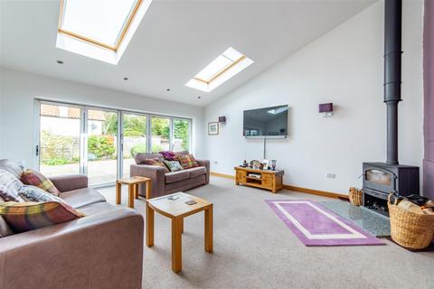 4 bedroom semi-detached bungalow for sale, Newcastle Upon Tyne NE20