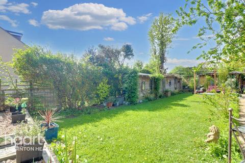 3 bedroom semi-detached house for sale, Springfield Road, Thornton Heath