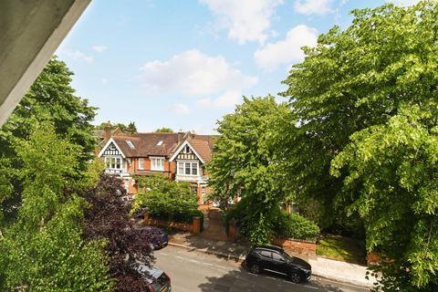 8 Blakesley Avenue, London, W5 2DW