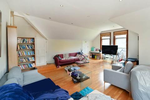 8 Blakesley Avenue, London, W5 2DW