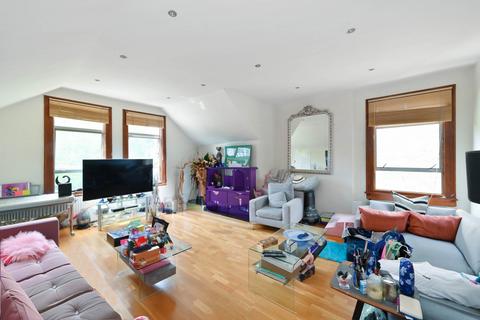 8 Blakesley Avenue, London, W5 2DW