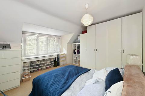 8 Blakesley Avenue, London, W5 2DW