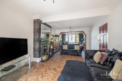 24 Hardley Crescent, Hornchurch, RM11 2EL
