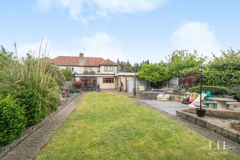 24 Hardley Crescent, Hornchurch, RM11 2EL