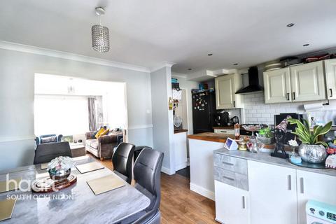 30 Elm Road, Aveley, South Ockendon, RM15 4SX
