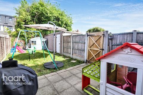30 Elm Road, Aveley, South Ockendon, RM15 4SX