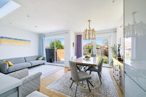87 Ewell By Pass, Epsom, KT17 2PY