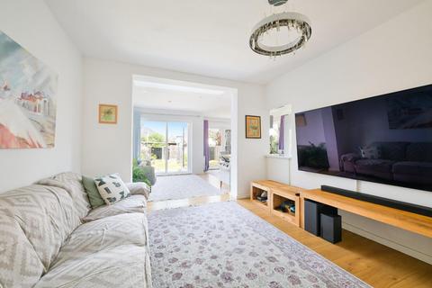 87 Ewell By Pass, Epsom, KT17 2PY