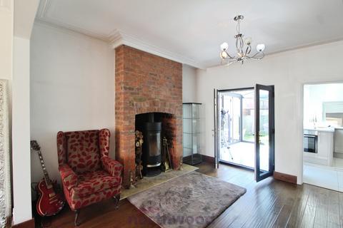 102 Bentley Road, Doncaster, DN5 9TE