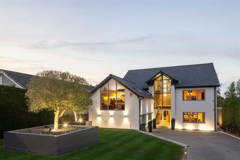 5 bedroom detached house for sale, Wigton Lane, Leeds LS17