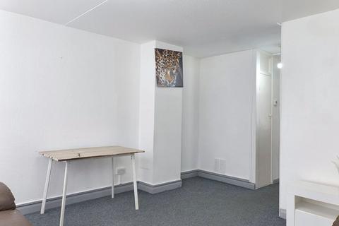 171 Mangold Way, Erith, DA18 4DB