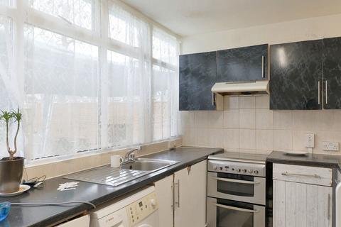 171 Mangold Way, Erith, DA18 4DB