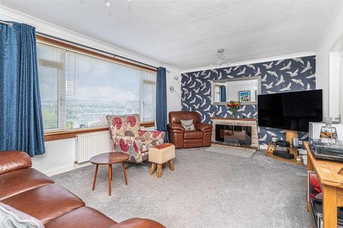 90 Garvock Hill, Dunfermline, KY12 7RN