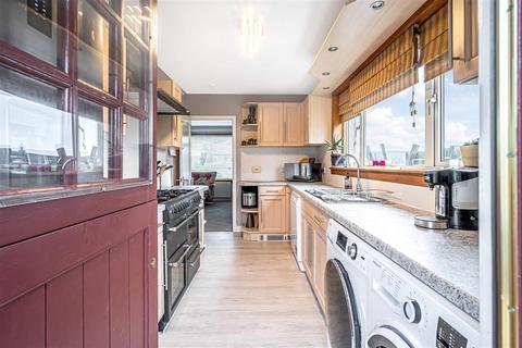90 Garvock Hill, Dunfermline, KY12 7RN