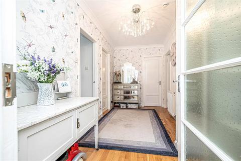 90 Garvock Hill, Dunfermline, KY12 7RN