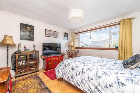 90 Garvock Hill, Dunfermline, KY12 7RN