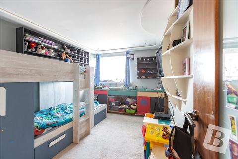 157 Moretons Court, Basildon, SS13 3LZ