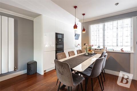 157 Moretons Court, Basildon, SS13 3LZ