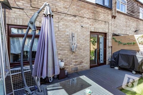 157 Moretons Court, Basildon, SS13 3LZ