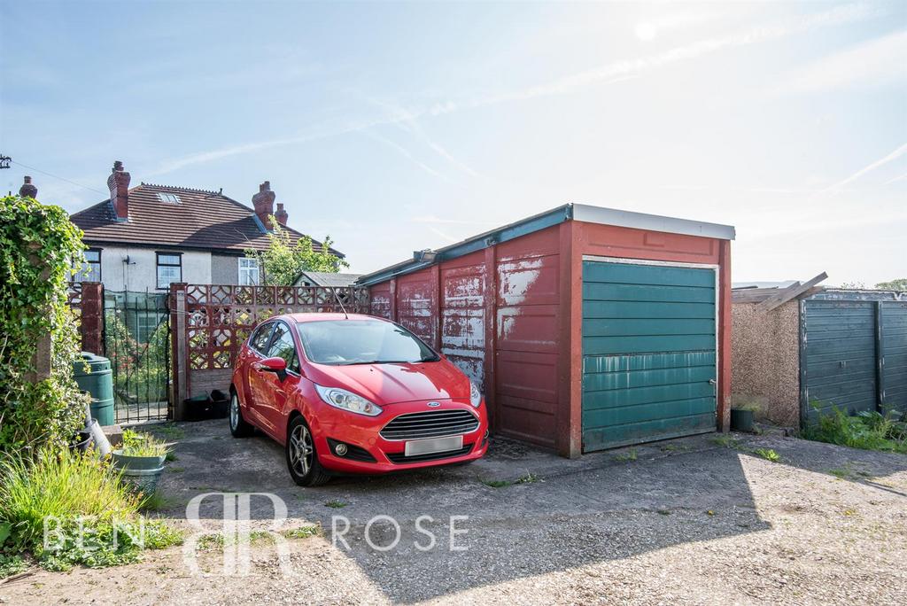 Garage/Parking