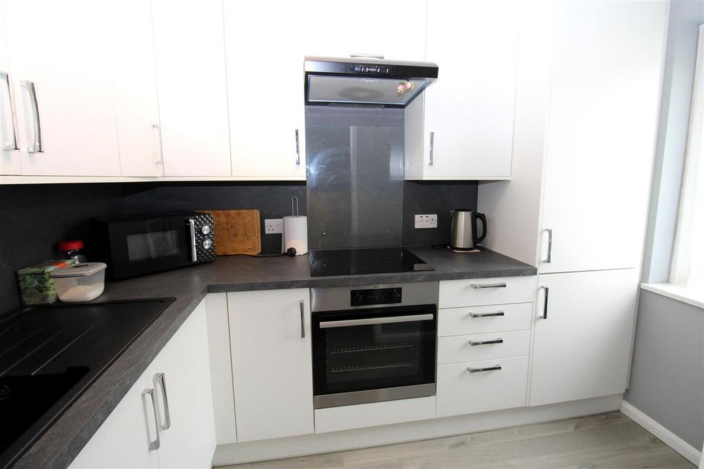 Kitchen1.JPG