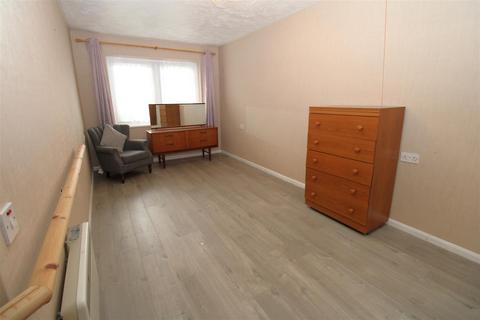 1 bedroom apartment for sale, Inglewood, The Spinney, Swanley