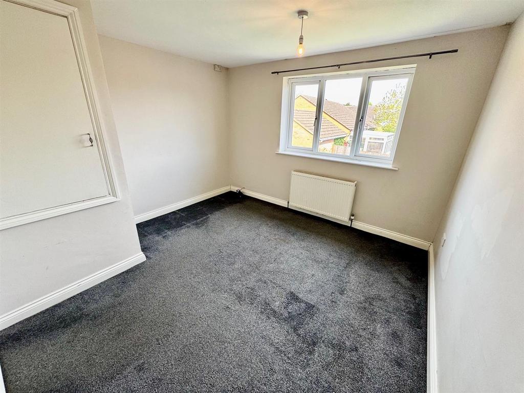 Bedroom 1.jpg