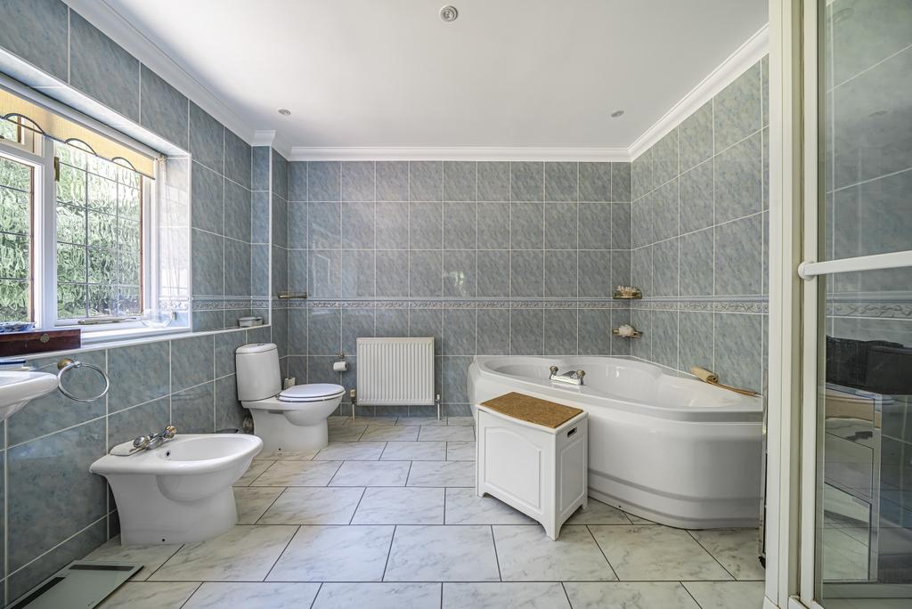 En-Suite to Bedroom