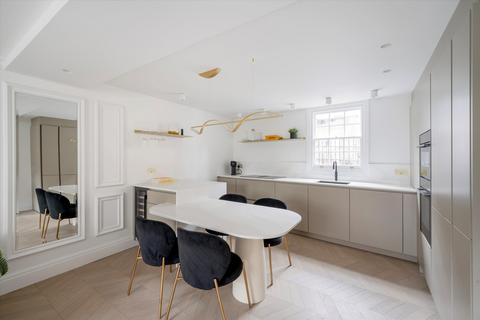1 bedroom flat for sale, Avery Row, London, W1K