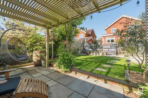 3 Cellar Hill, Lynsted, Sittingbourne, ME9 9QY