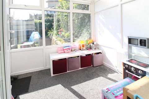 5 Old Road, Bradford, BD7 4PJ