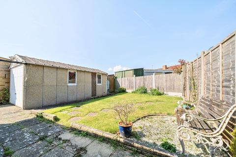 2 bedroom bungalow for sale, Hamilton Crescent, Sittingbourne, Kent, ME10