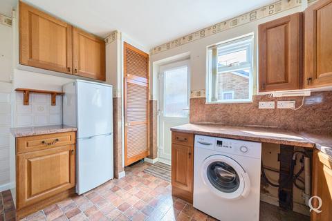 2 bedroom bungalow for sale, Hamilton Crescent, Sittingbourne, Kent, ME10