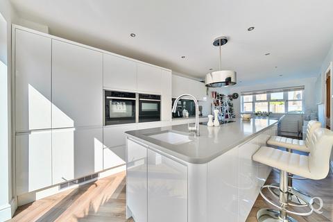 37 Adelaide Drive, Sittingbourne, ME10 1YE