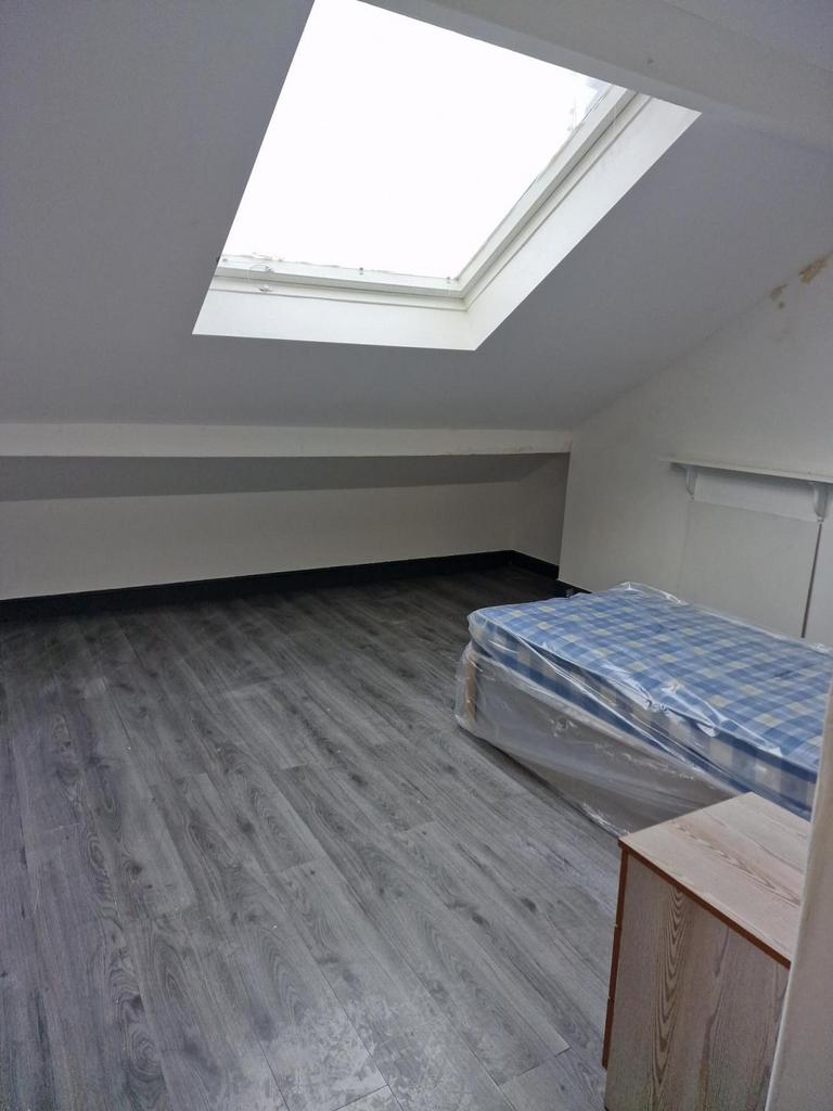 14 Spring Gardens, BD1 3 EJ