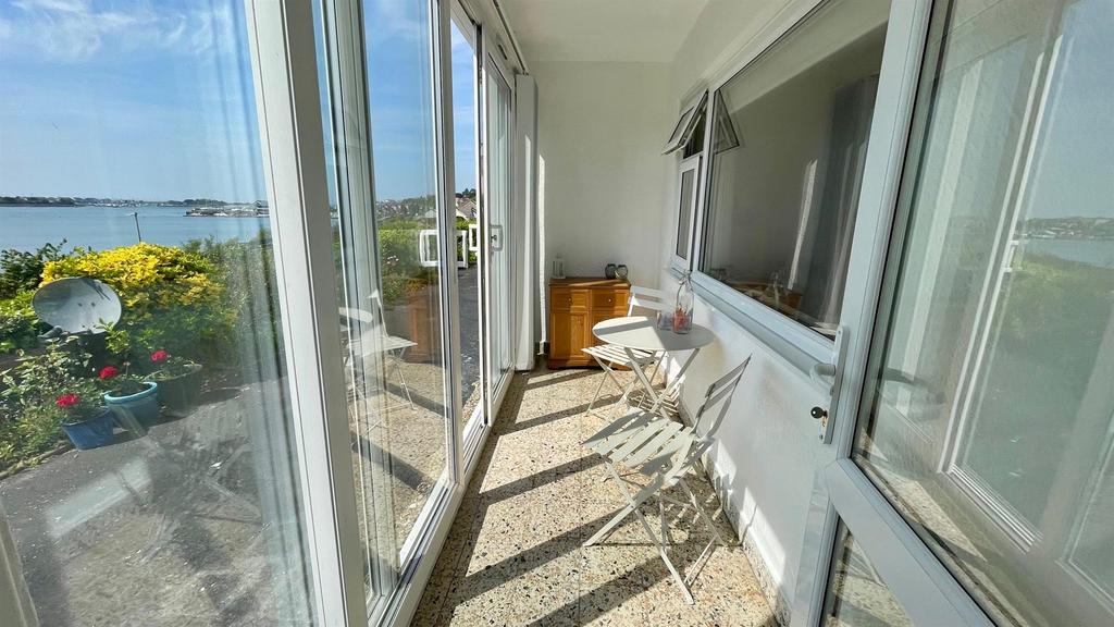 Enclosed sun room