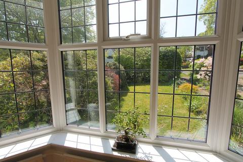 4 Beeches Walk, Carshalton, SM5 4JT