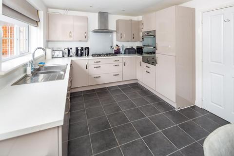 4 bedroom detached house for sale, Catterick Road, Bicester