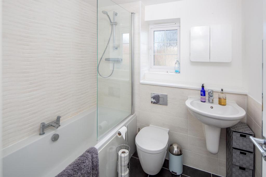 12-bathroom.jpg